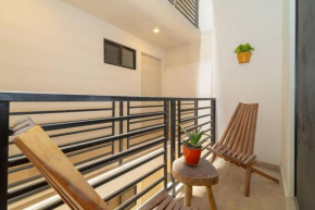 King Suite with Private Balcony, Rooftop Pool, Gym